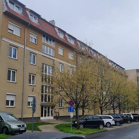 Appartement Ybs Apartman à Zalaegerszeg Extérieur photo
